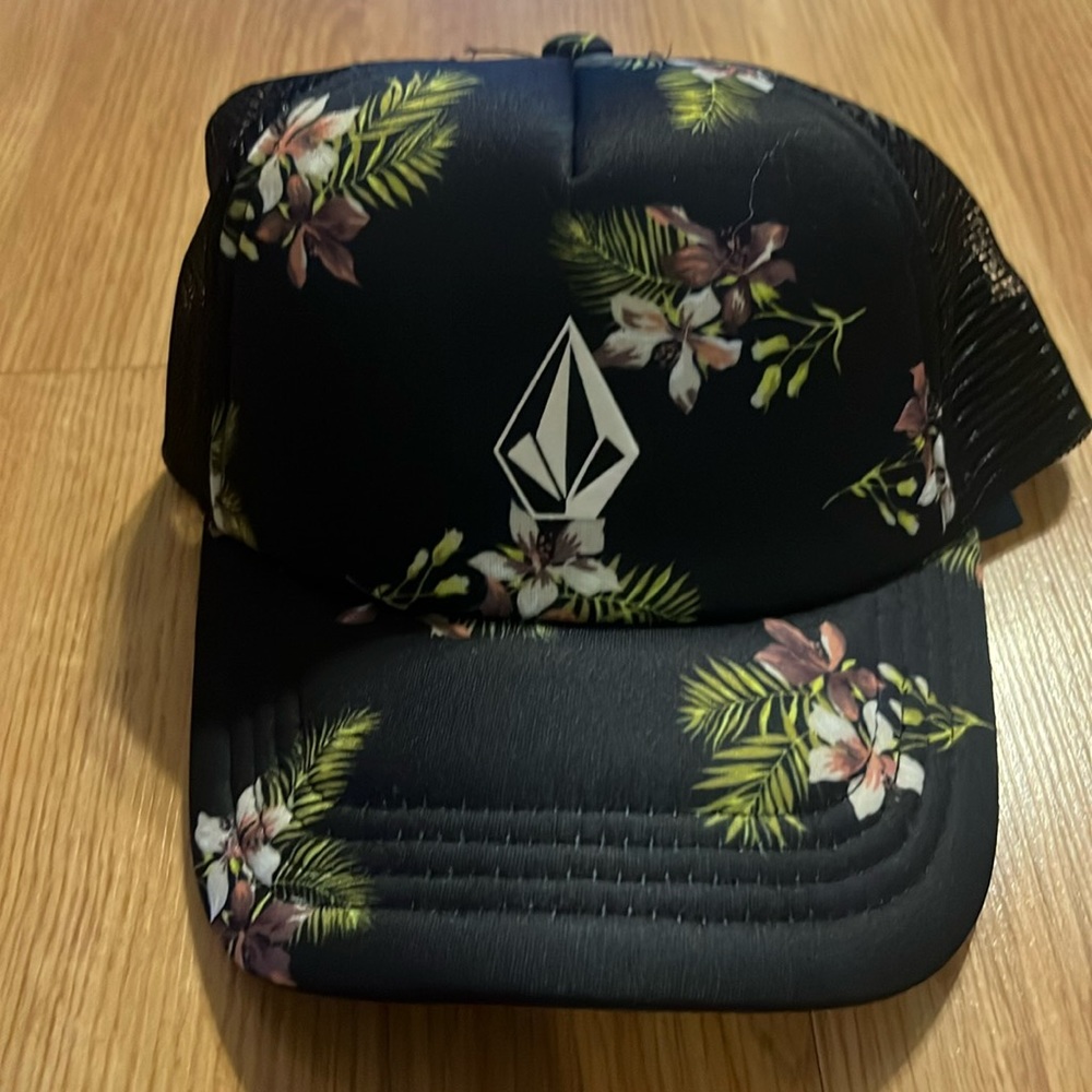 Volume hat